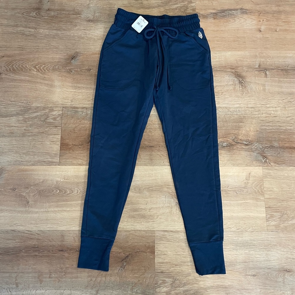 BNWT free people movement joggers - Picture 3 of 4